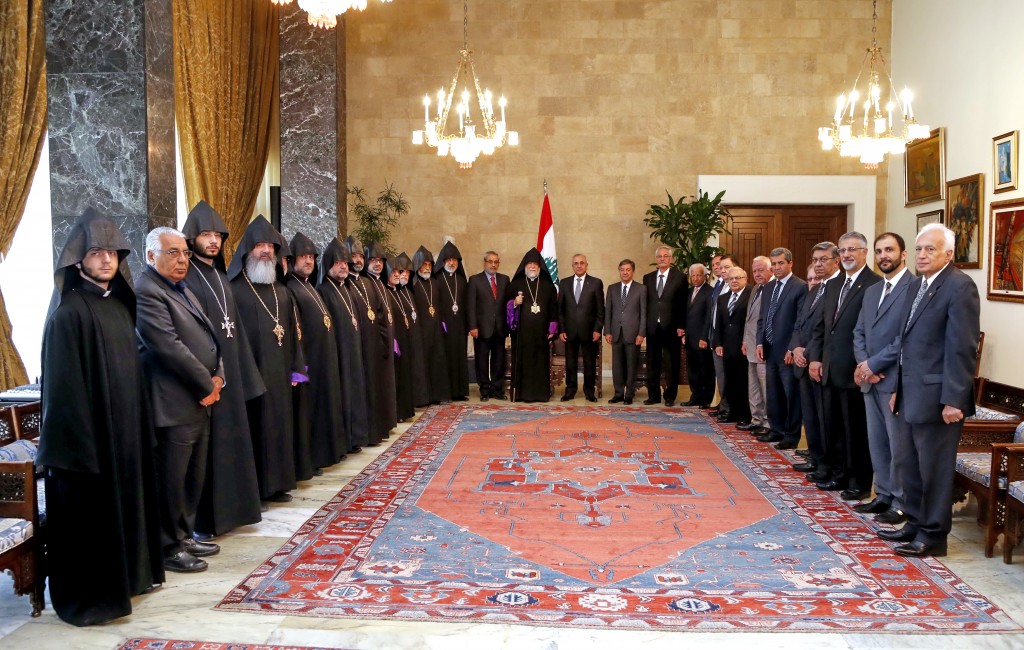 His Holiness Aram I heads delegation to the Presidential Palace